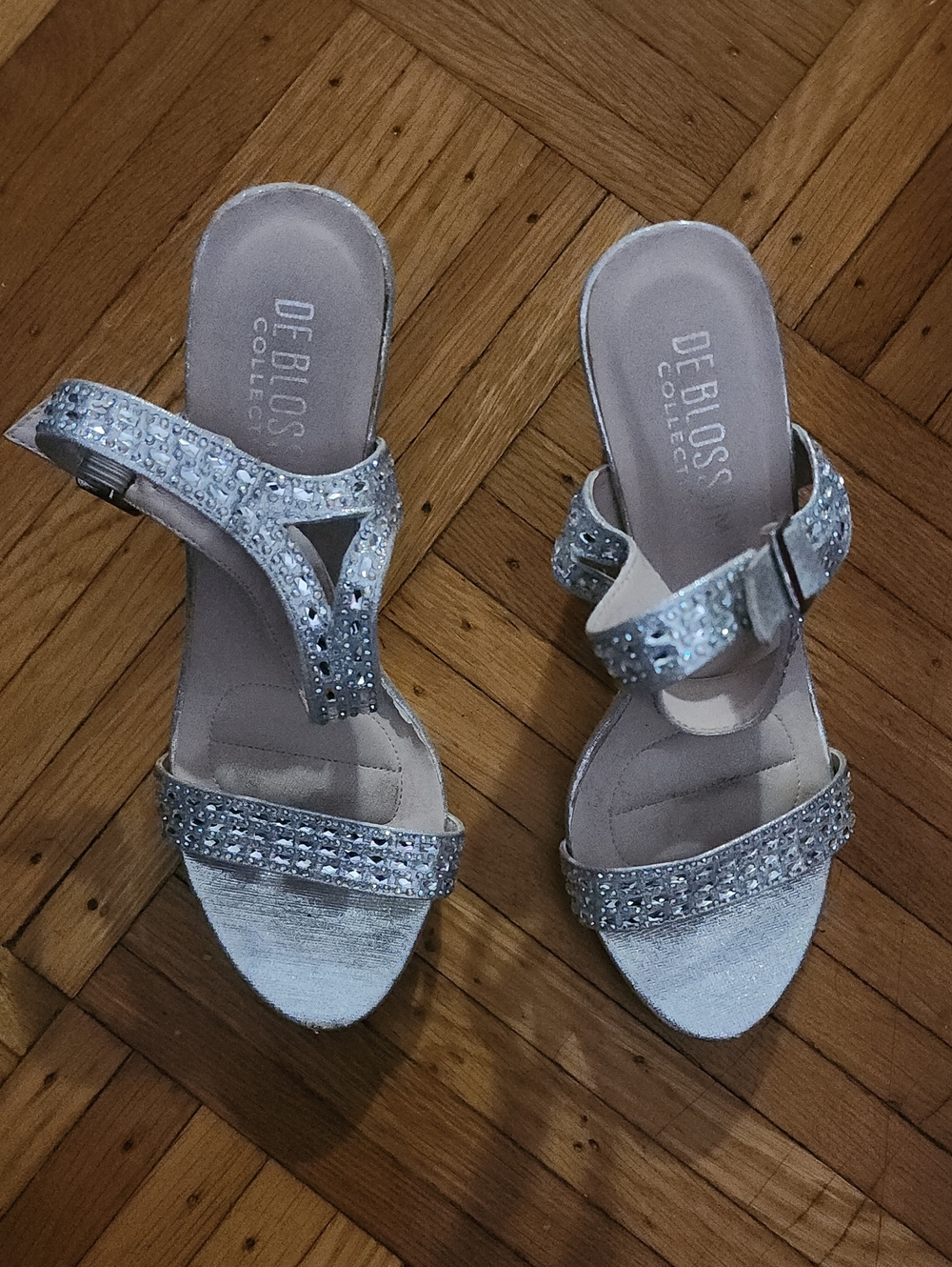 De Blossom Collection Silver Crystal-Embellished Heeled Sandals